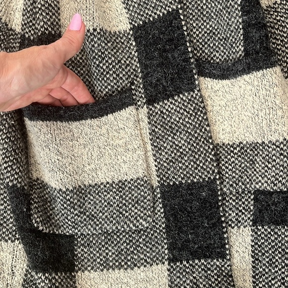 Miracle Sweater - Picture 5 of 7